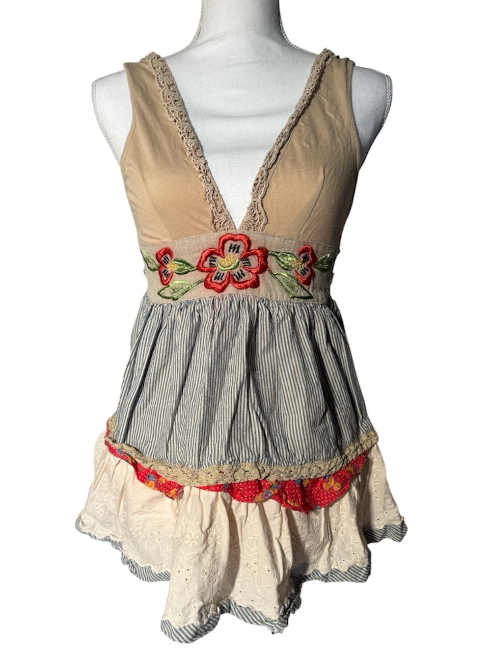 Free People Vintage Mixed Fabric Embroidered V-Neck Camisole - XS